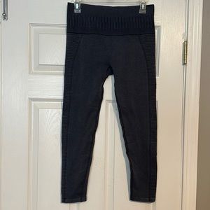 Mono B leggings Size large. Blue gray color.